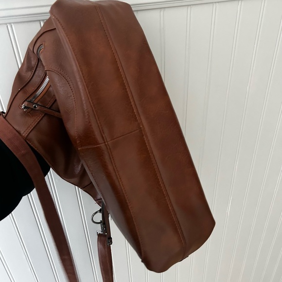 Chic Saddle Brown Faux Leather Slouchy Shoulder Bag Adjustable - Picture 11 of 13